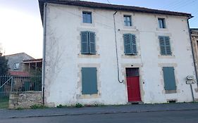 Townhouse 26 Chambres D'Hotes Civray Hotel